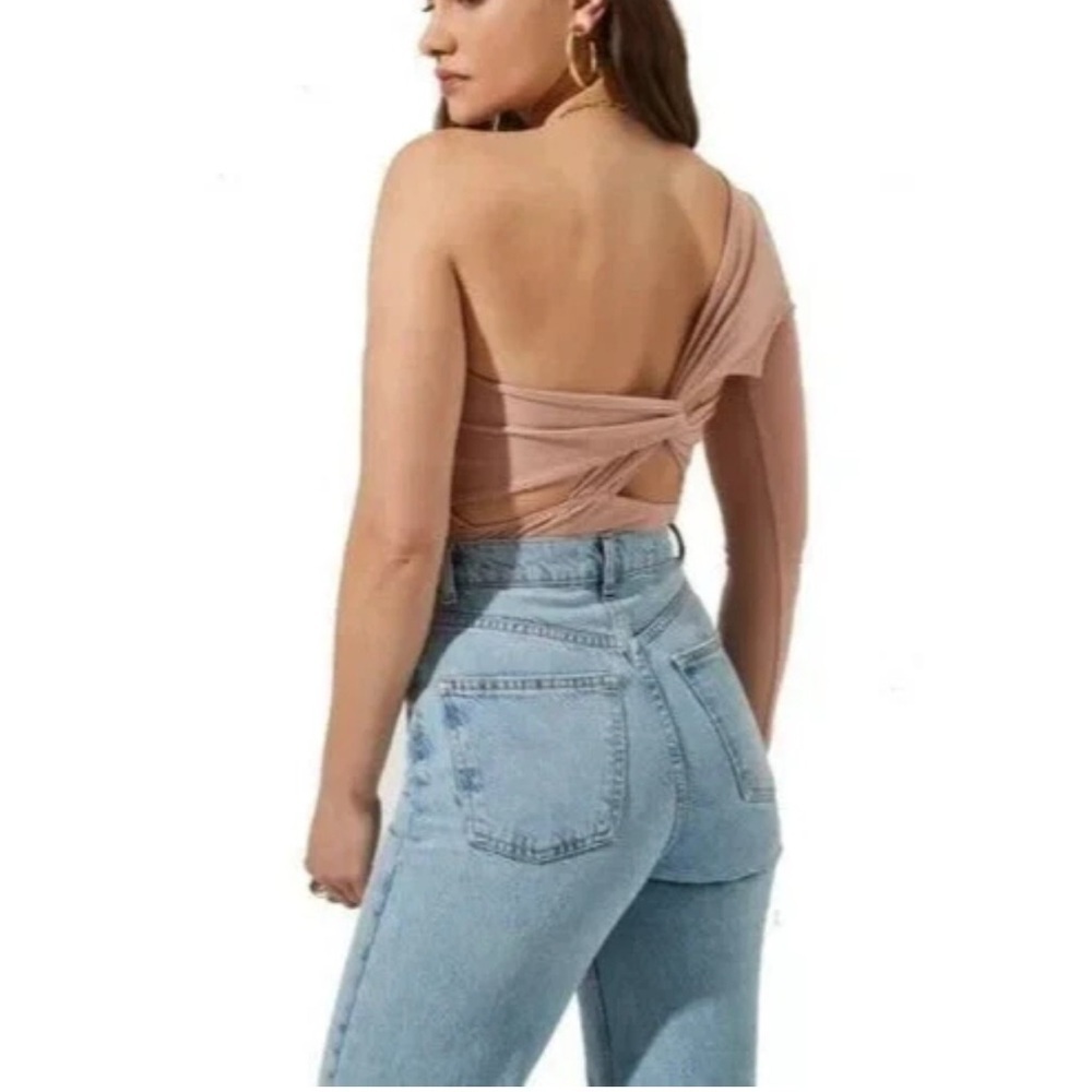 ASTR The Label Twist Back One Sleeve Bodysuit - Picture 2 of 4